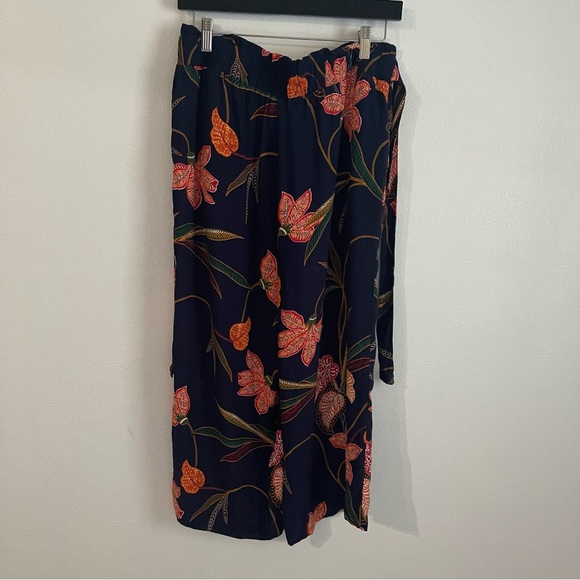 LOFT women’s Capri Floral Wide Leg tropical feel NWT elastic waist size medium P - Picture 1 of 10
